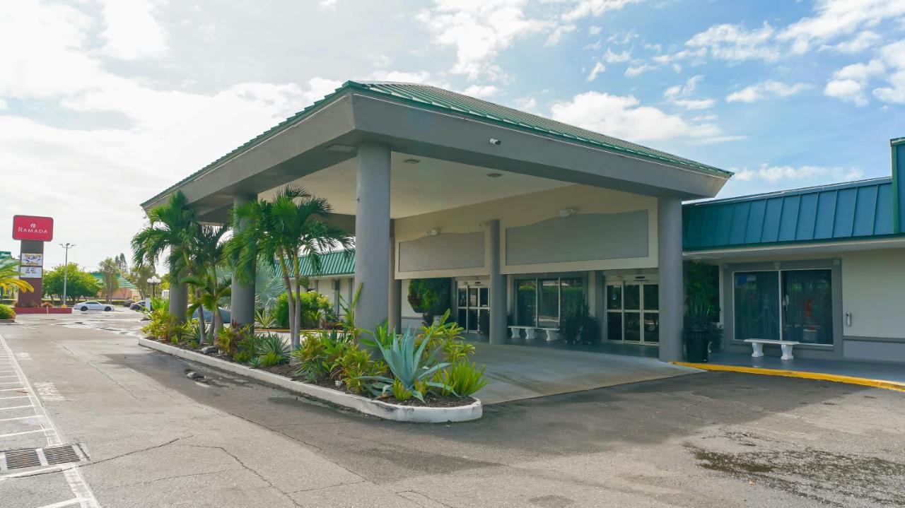 Sarasota Cay Club #612 - Heated Pool, Bunk Beds, Huge Tv, Tiki Bar, More! South Bradenton Exteriör bild